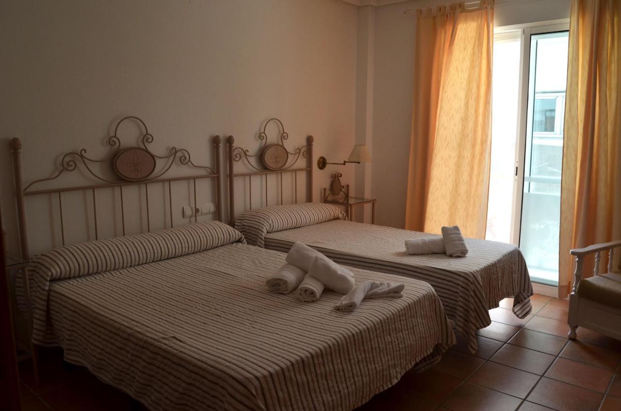 Hostal Dona Antonia Otel Punta Umbría Dış mekan fotoğraf