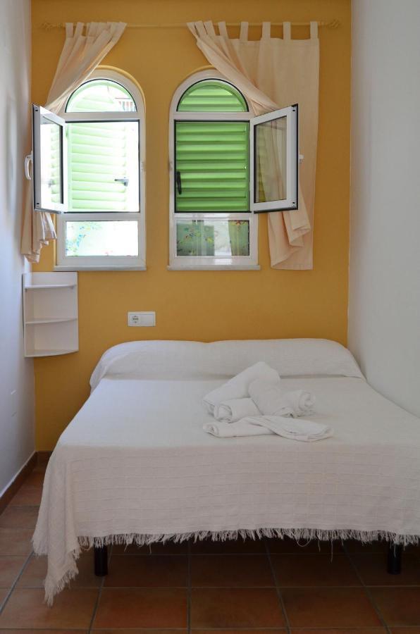 Hostal Dona Antonia Otel Punta Umbría Dış mekan fotoğraf