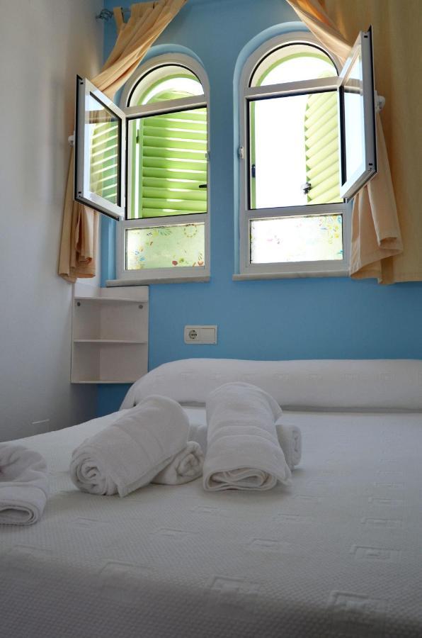 Hostal Dona Antonia Otel Punta Umbría Dış mekan fotoğraf