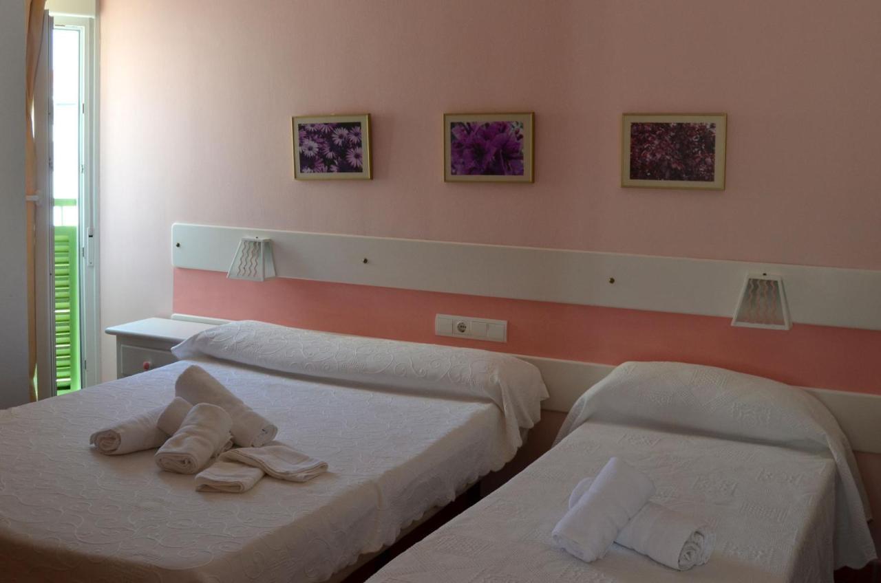 Hostal Dona Antonia Otel Punta Umbría Dış mekan fotoğraf