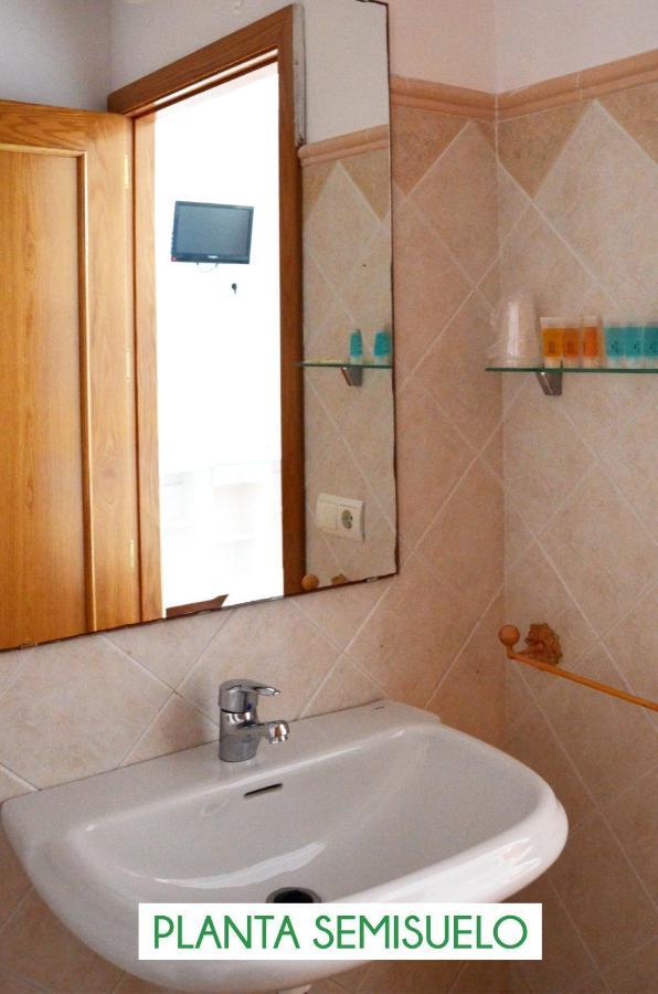 Hostal Dona Antonia Otel Punta Umbría Dış mekan fotoğraf