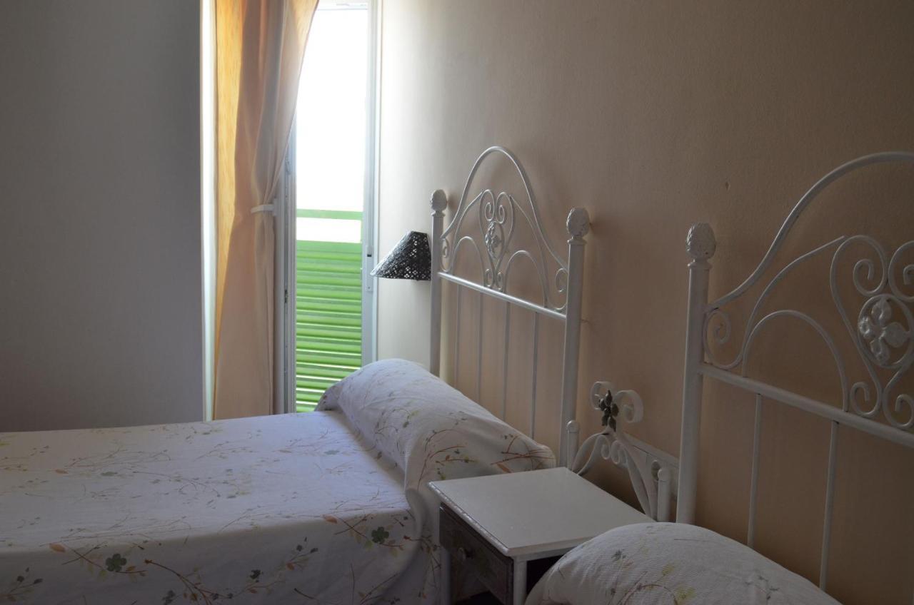 Hostal Dona Antonia Otel Punta Umbría Dış mekan fotoğraf